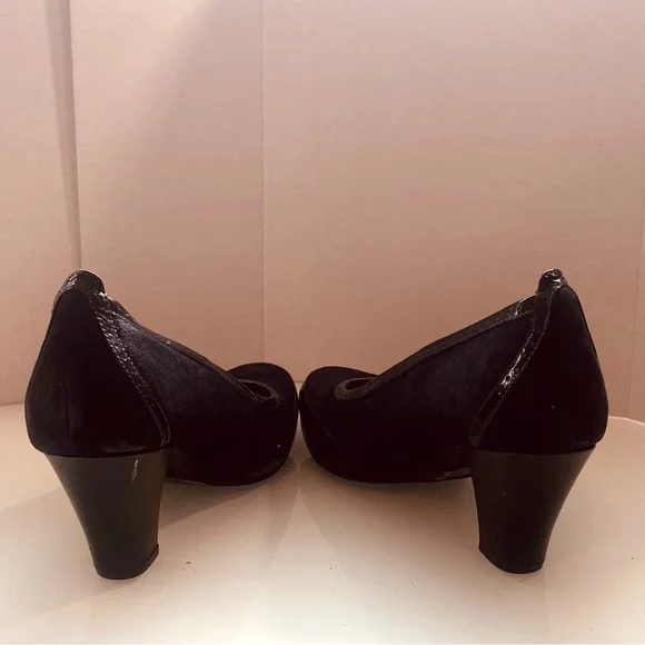 CLARKS Black Leather Sz 9M Slip on Block heels Trim Accent Comfy Career Pumps - Picture 4 of 9